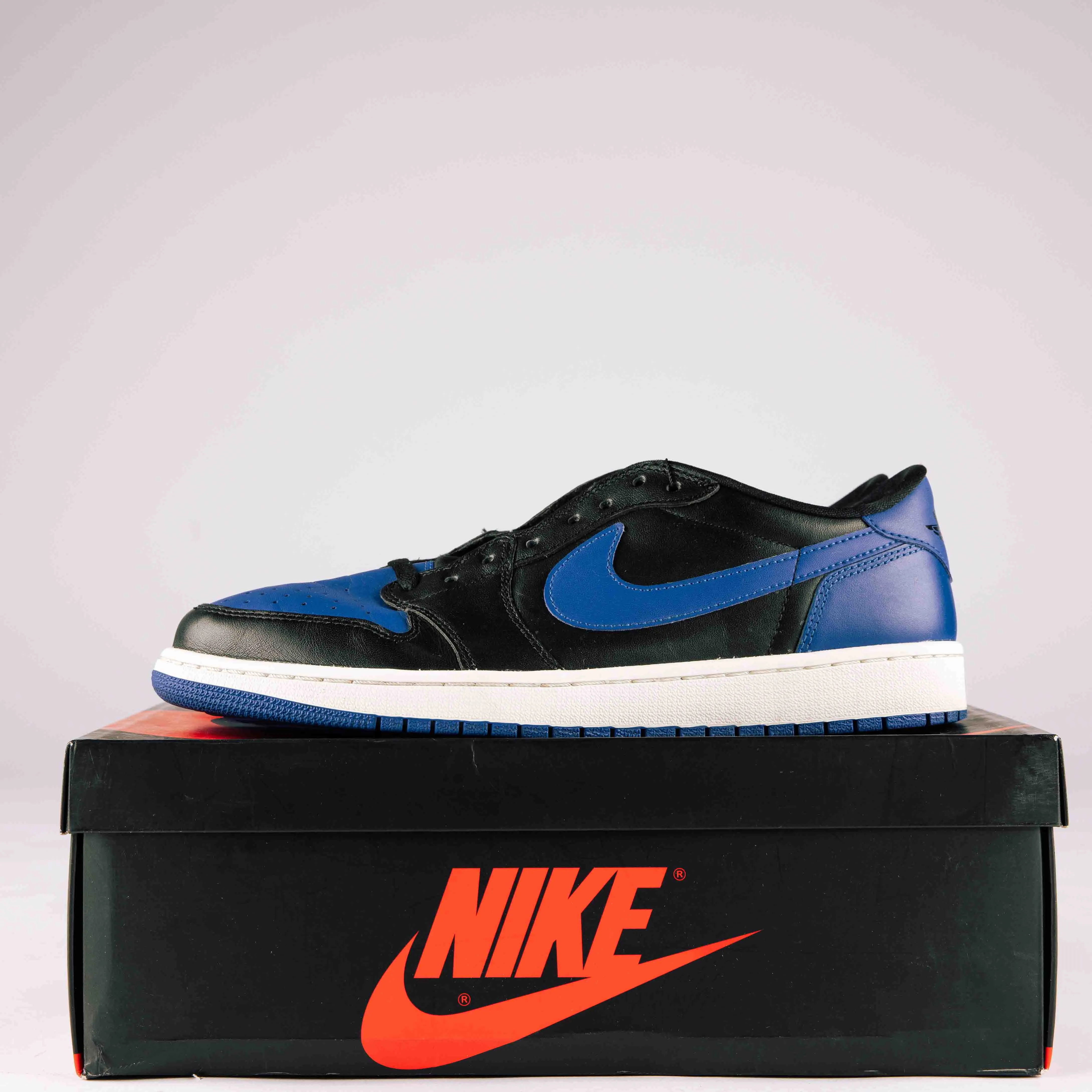 Jordan 1 Retro Low Royal (2015) - Used - 0142