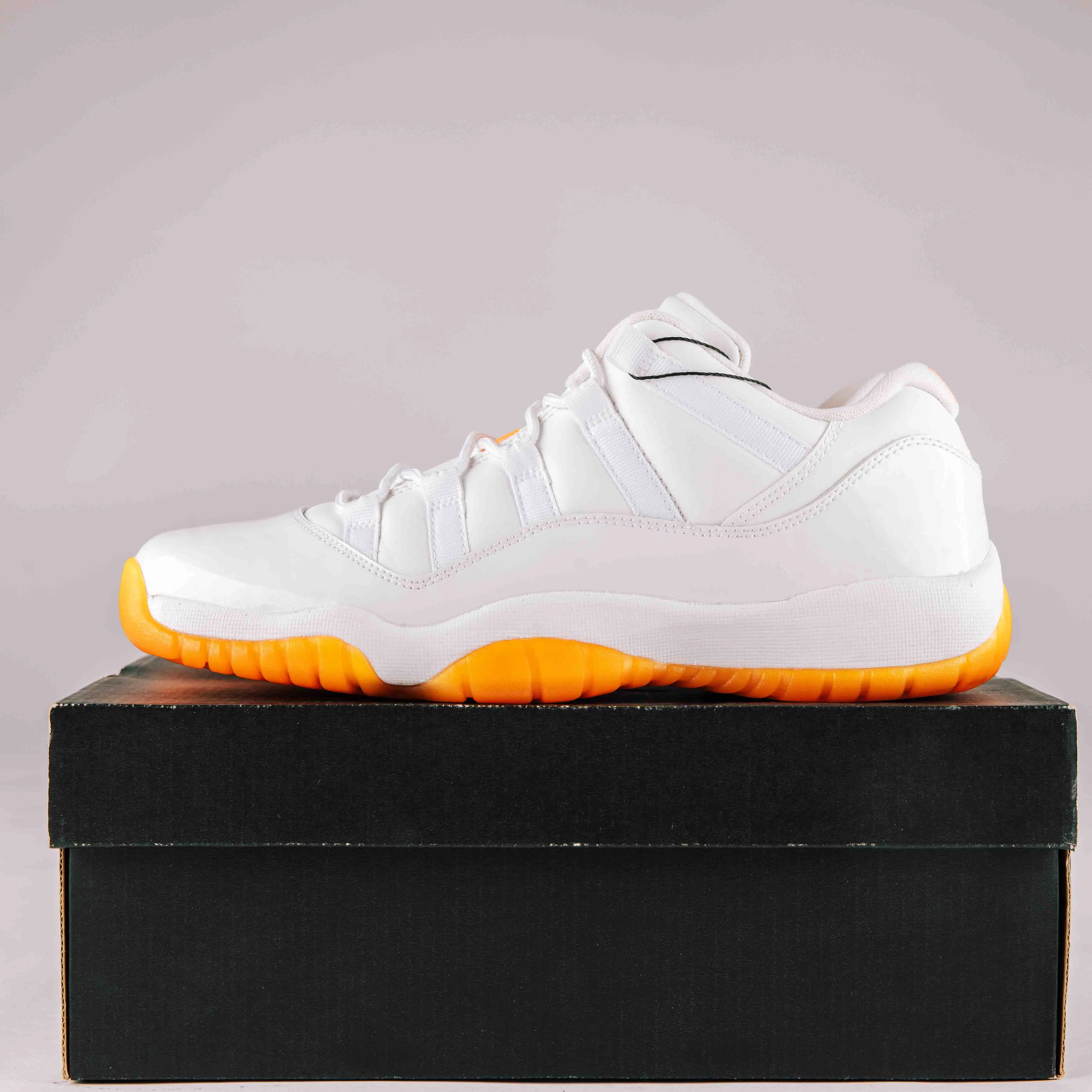 Jordan 11 Retro Low Citrus (2015) GS - Used - 0024