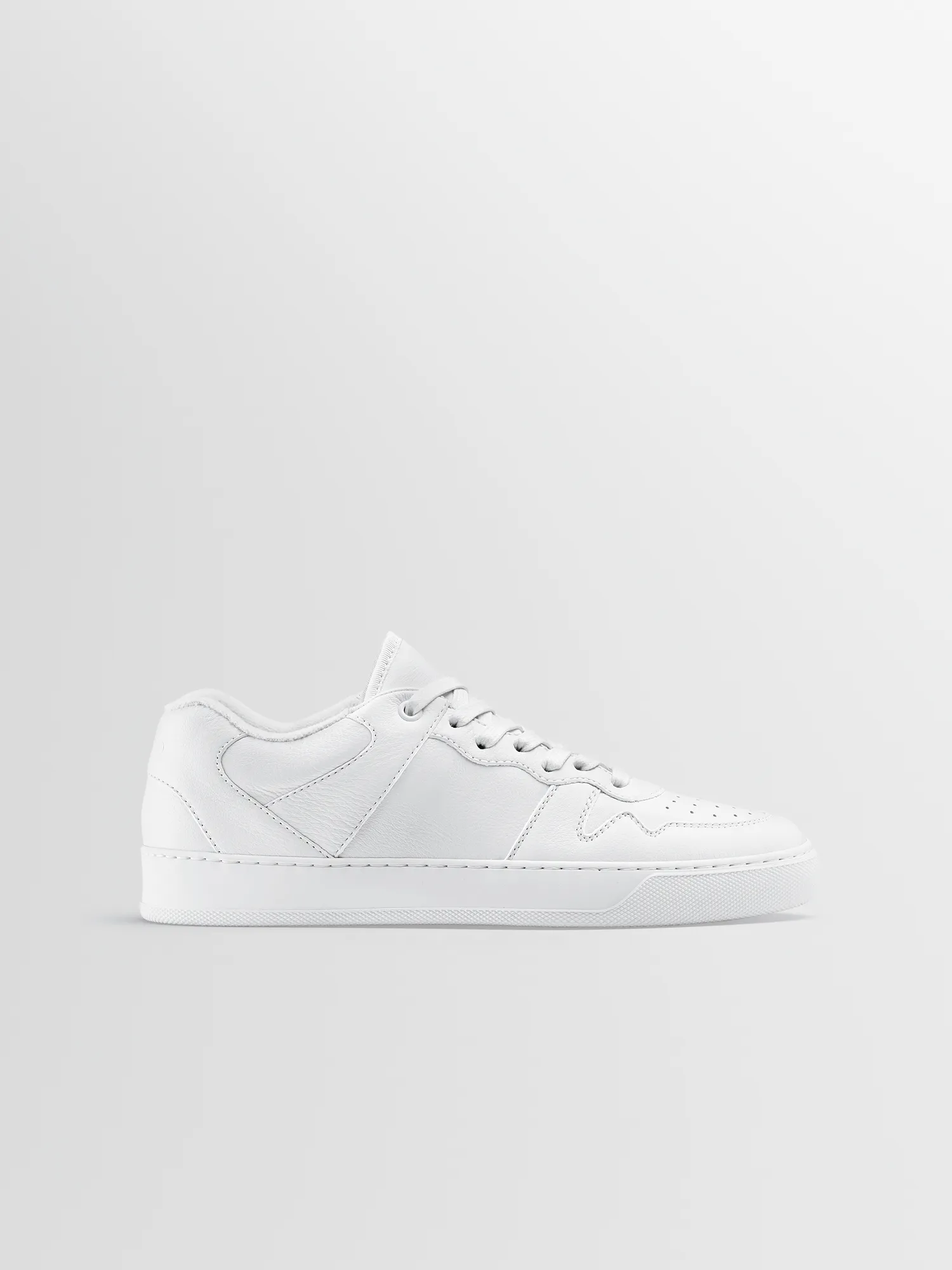 Metro in Triple White