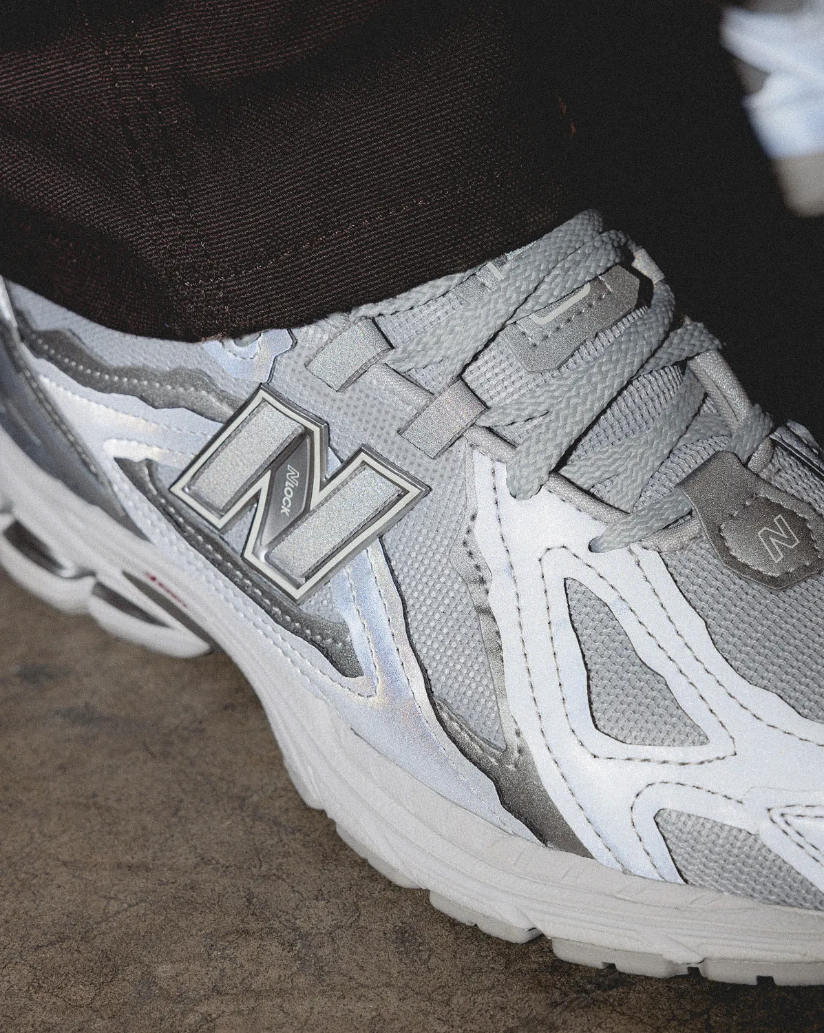 New Balance M1906DH