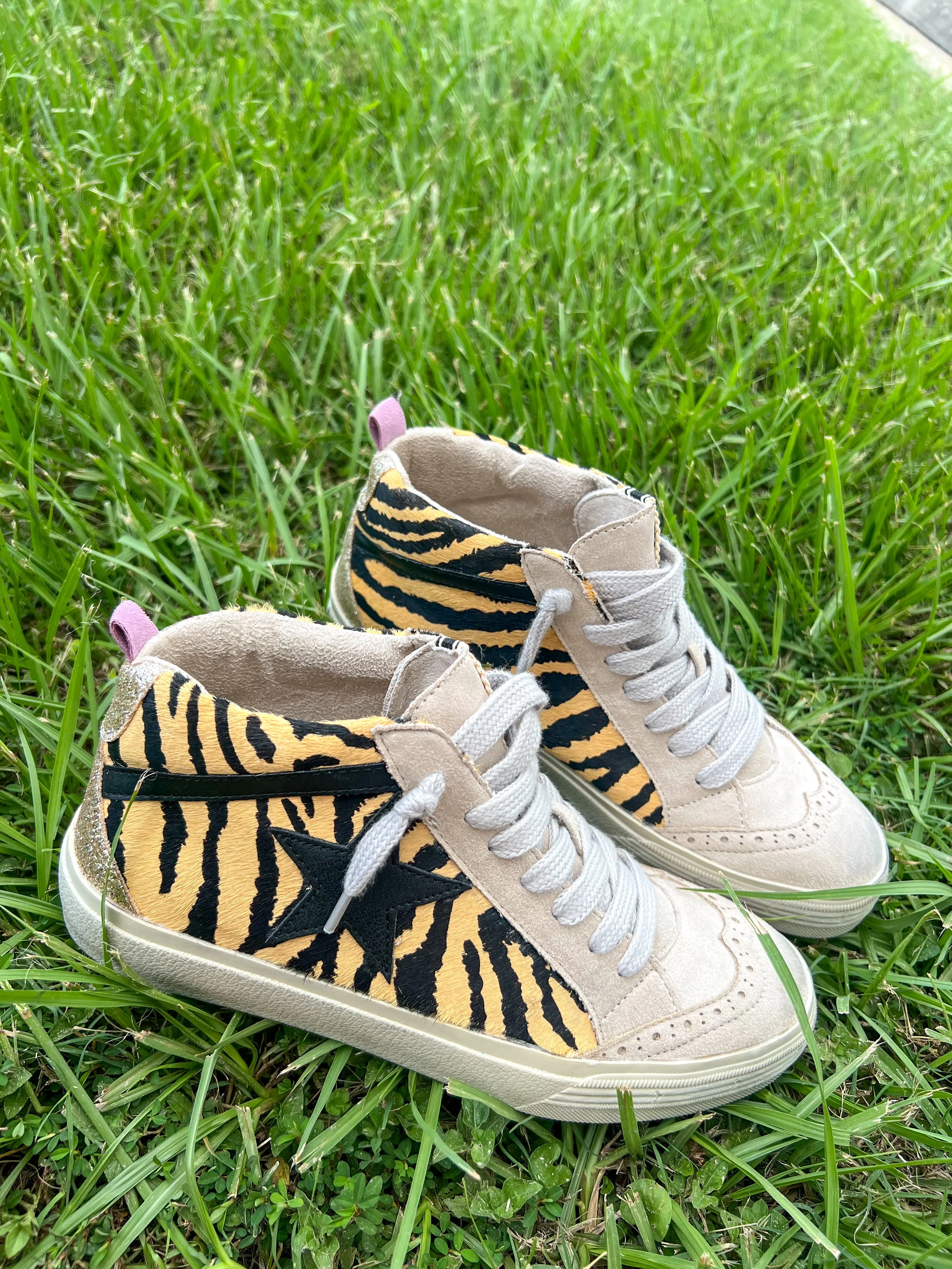 Paulina Tiger Sneakers