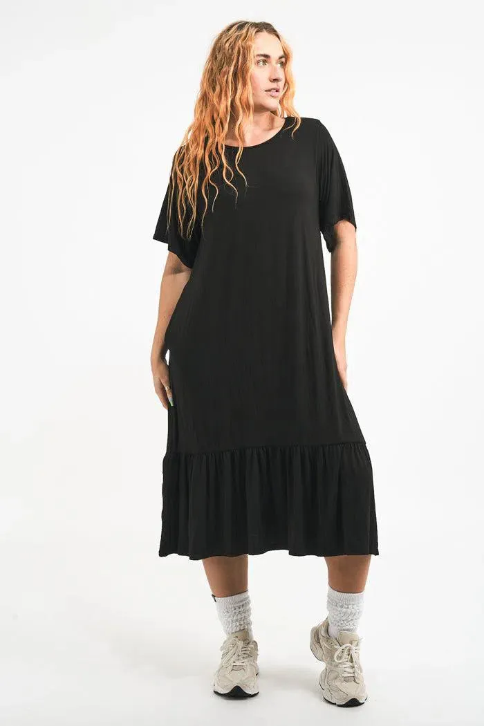 Slinky To Touch Lazy Girl Ruffle Dress - Black