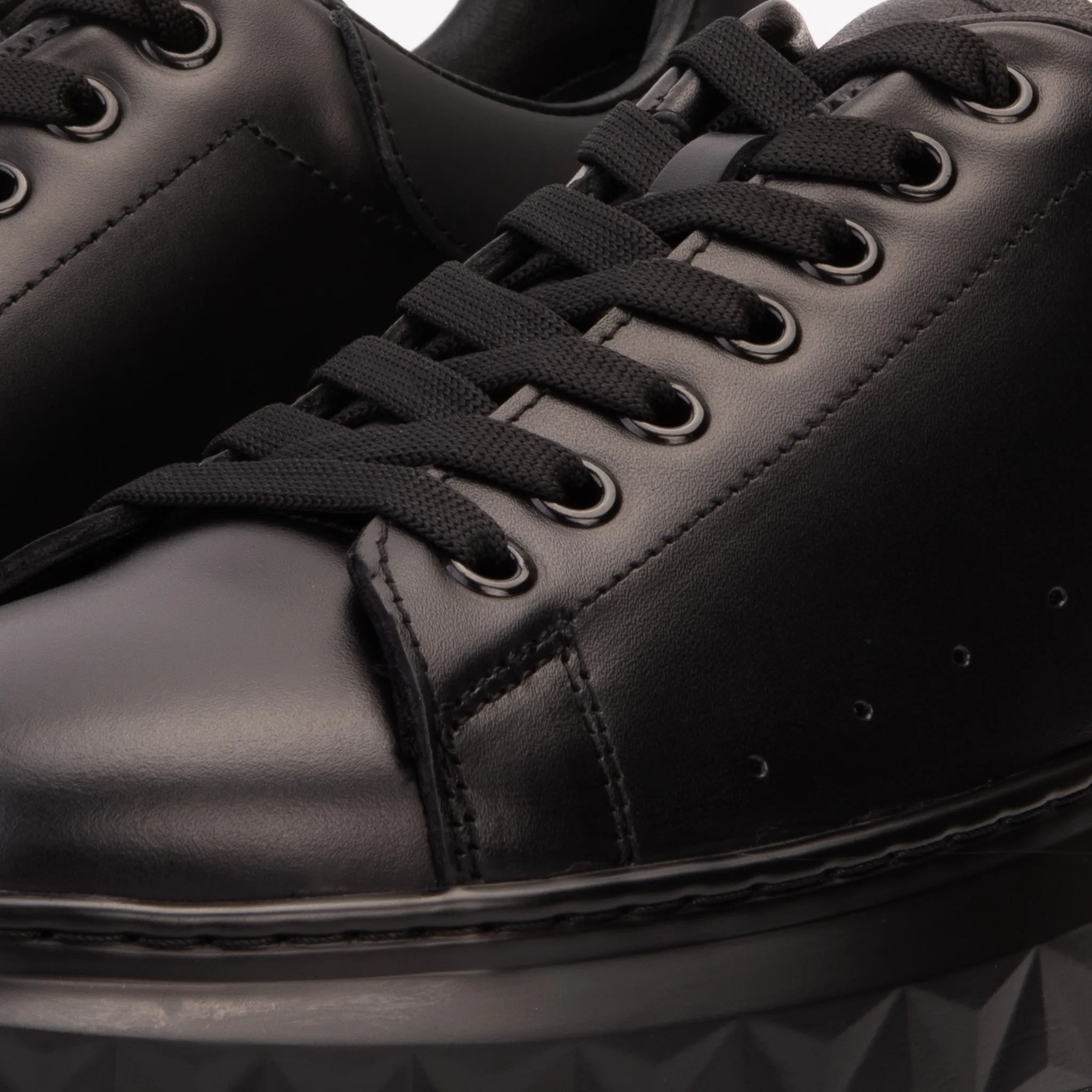 The Linq   Black Leather Men Sneaker