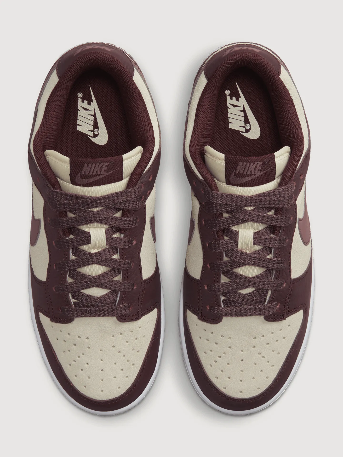 WMNS NIKE DUNK LOW - COCONUT MILK/PLUM ECLIPSE-EARTH